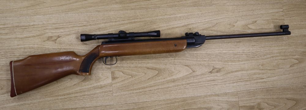 A Weaver Original spring powered air rifle, 112cm